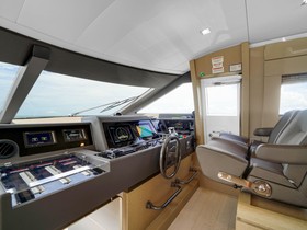 2017 Ferretti Yachts 700