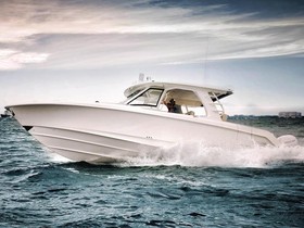 Boston Whaler 350 Realm