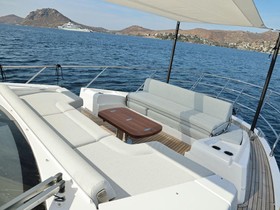 Koupit 2022 Azimut 60