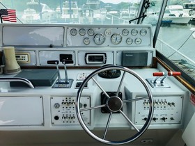 1986 Sea Ray 390 Express Cruiser