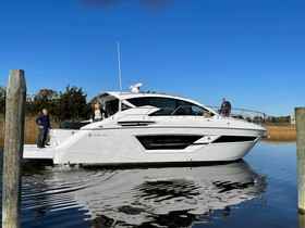 2021 Cruisers Yachts 46 Cantius на продажу