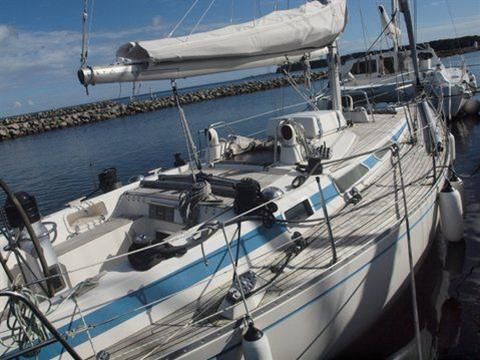 Swan 371