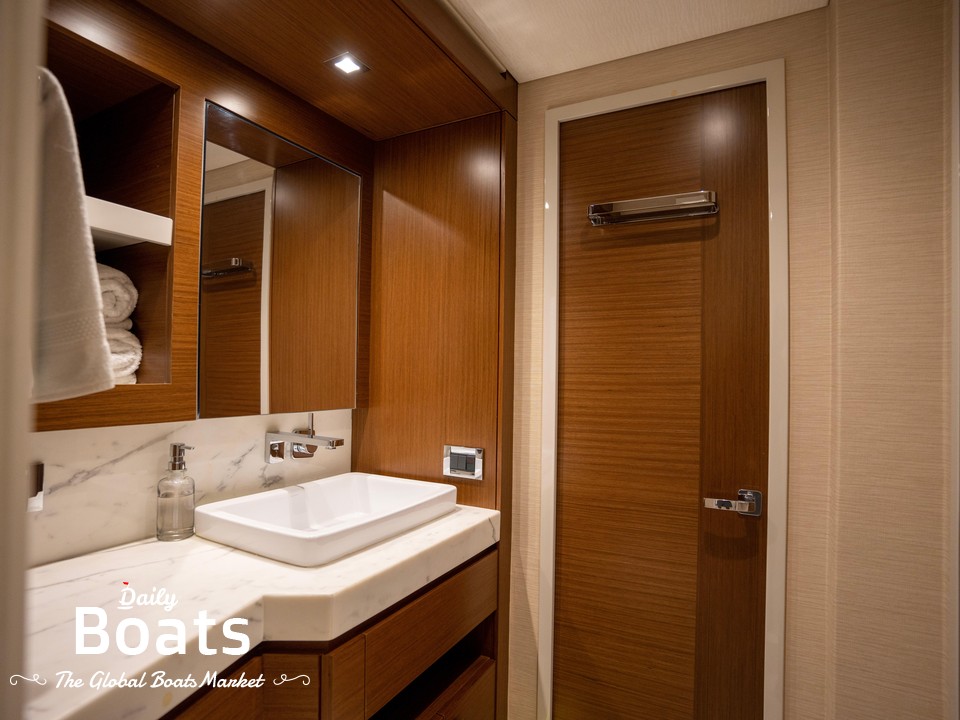 2017 Hatteras M75 Panacea for sale. View price, photos and Buy 2017