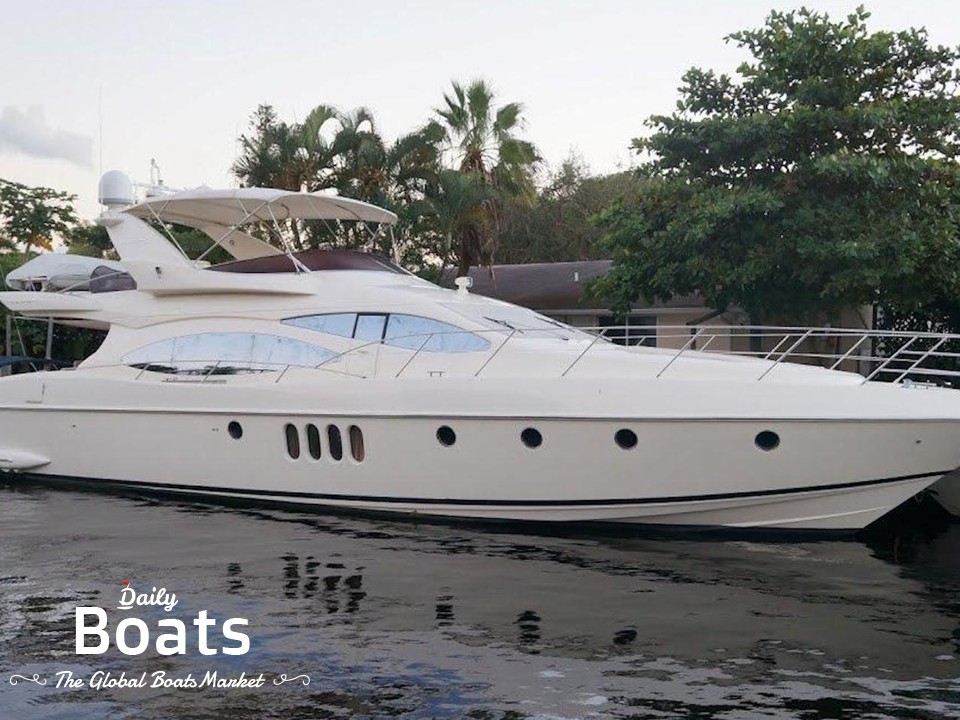 2005 Azimut 68 Plus