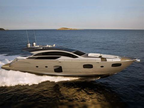 Pershing 82
