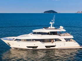Ferretti Yachts Custom Line Navetta 28