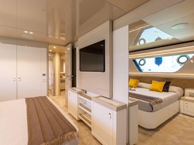 2016 Ferretti Yachts Custom Line Navetta 28