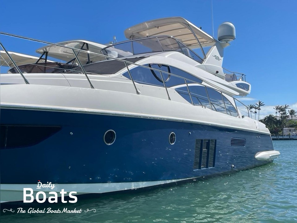 2011 Azimut Flybridge Range 53