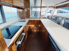 Купити 2021 Sunseeker 76 Yacht