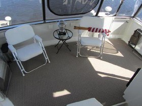 2000 Carver 404 Cockpit Motor Yacht на продажу