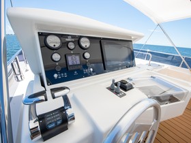 2011 Ferretti Yachts 660