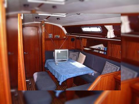 Buy 2001 Bavaria 37