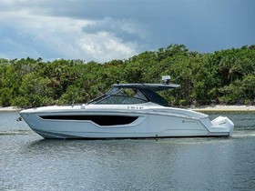 Kupiti 2020 Cruisers Yachts 38 Gls