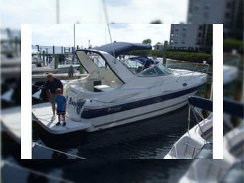 Cruisers Yachts 320 Express