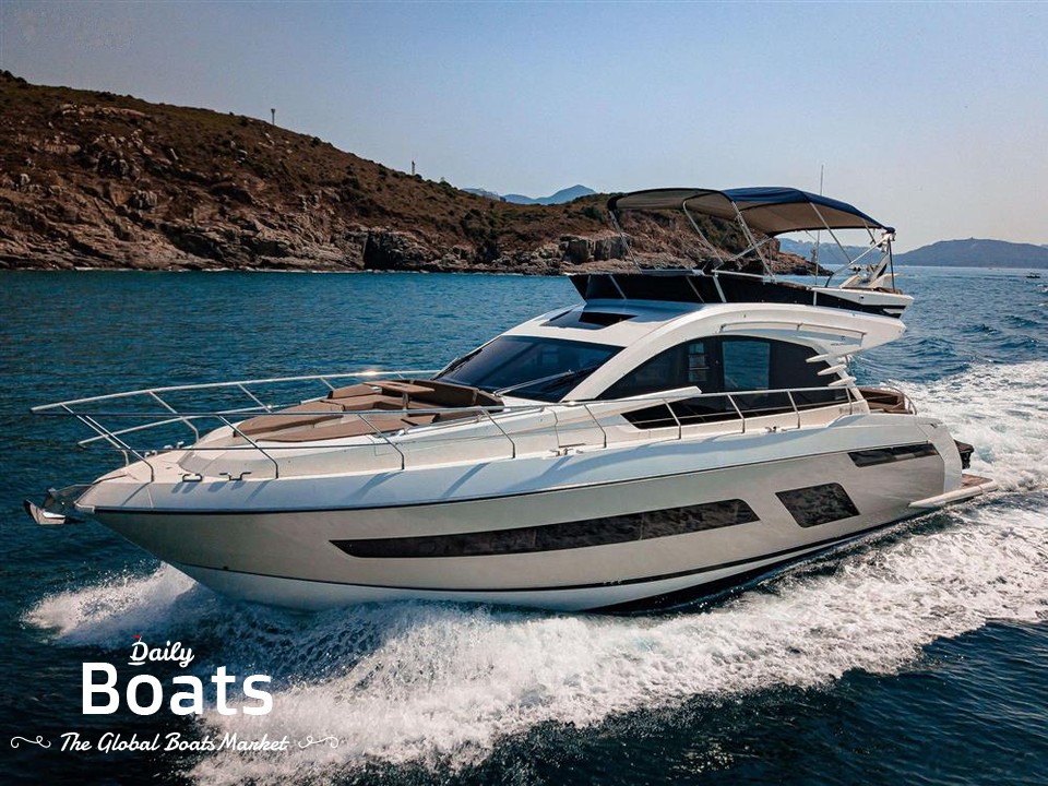 2018 Fairline Squadron 53