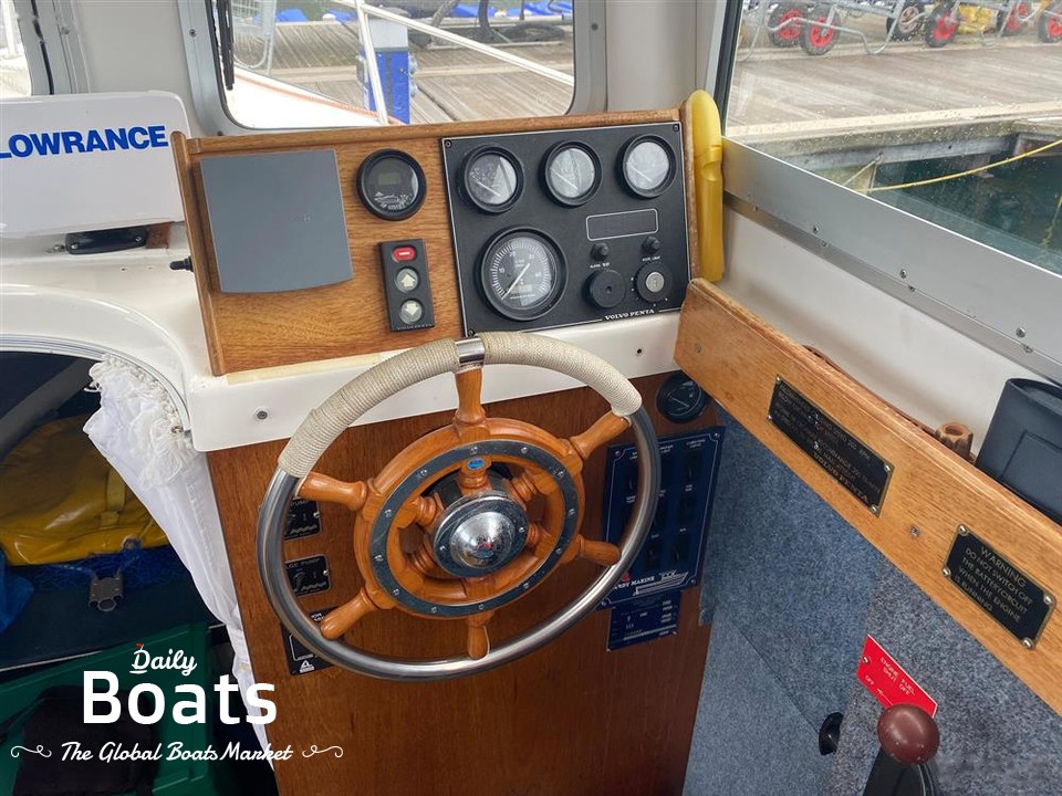 2000 Hardy Motor Boats Fishing 24 for sale. View price, photos and Buy