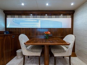 Osta 2018 Viking Enclosed Flybridge