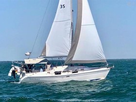 Catalina Yachts 35