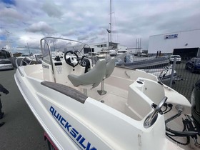 2010 Quicksilver Boats 555 Commander