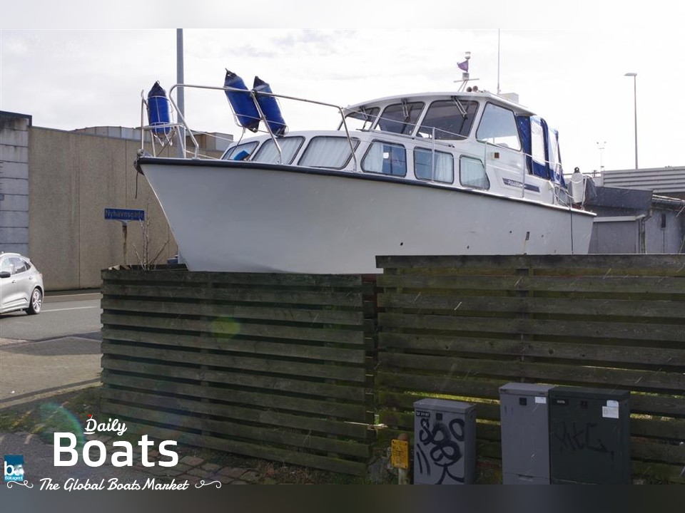 1996 Poseidon 32