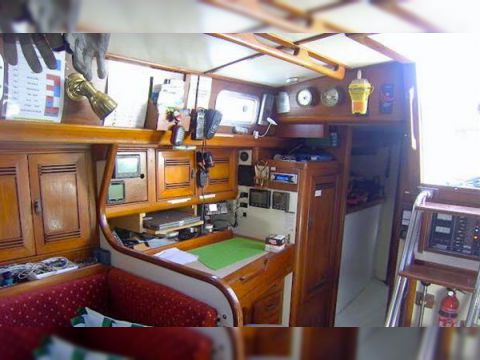 1984 Cape Dory 40