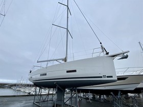 2021 Dufour 390 for sale