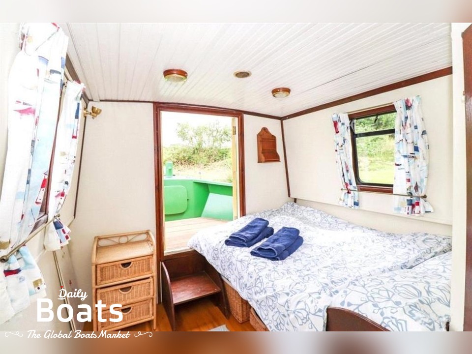 2006 Holsworthy Widebeam And Property for sale. View price, photos and