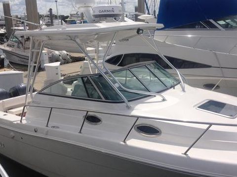 Robalo R305 Walkaround