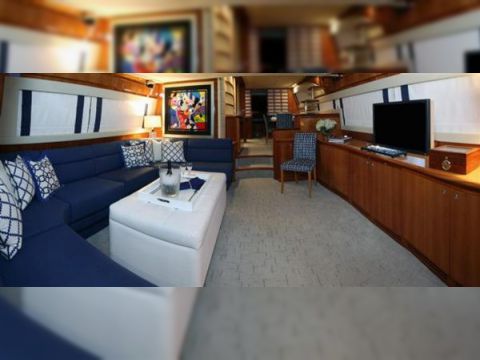 2005 Ferretti 760
