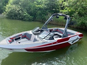 Axis Boats T22