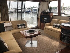 2001 Carver Yachts 530 Voyager