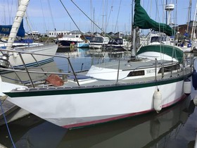 Bruce Roberts Yachts 34