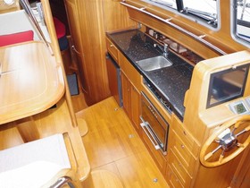 Купить 2007 Sirius Yachts 38 Deck Saloon