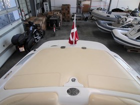 2011 Chris-Craft Boats 200 Launch