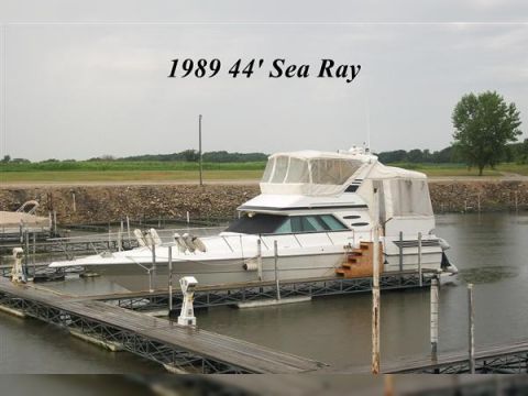 Sea Ray 440 Aft Cabin