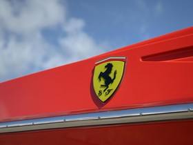 Riva Ferrari 32