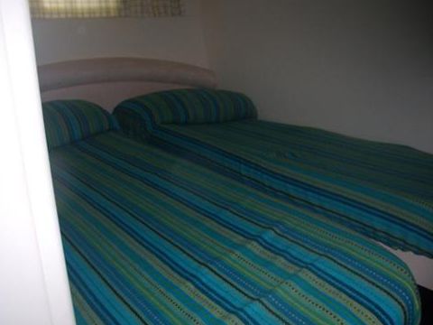 Buy 1999 Princess V40