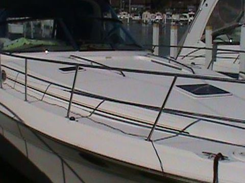 Sea Ray 410 Express Cruiser