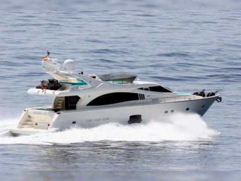 2005 Ferretti 731