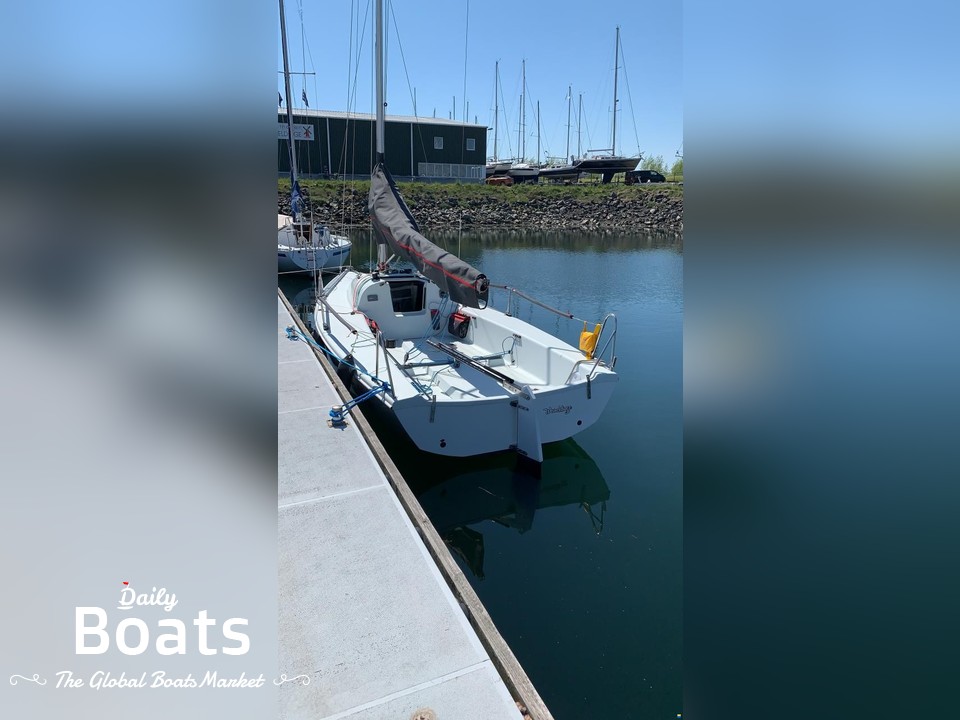 1997 British Hunter Boats 707 for sale. View price, photos and Buy 1997