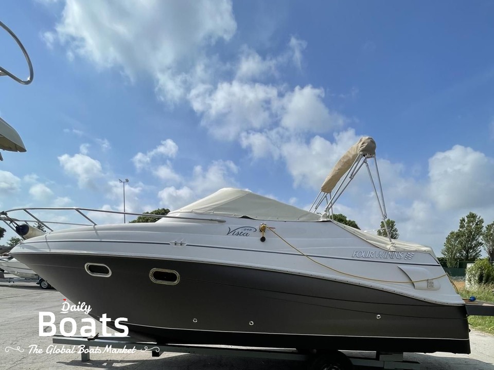 2005 Four Winns 248