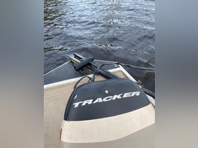 Tracker Marine Bass Pro 165