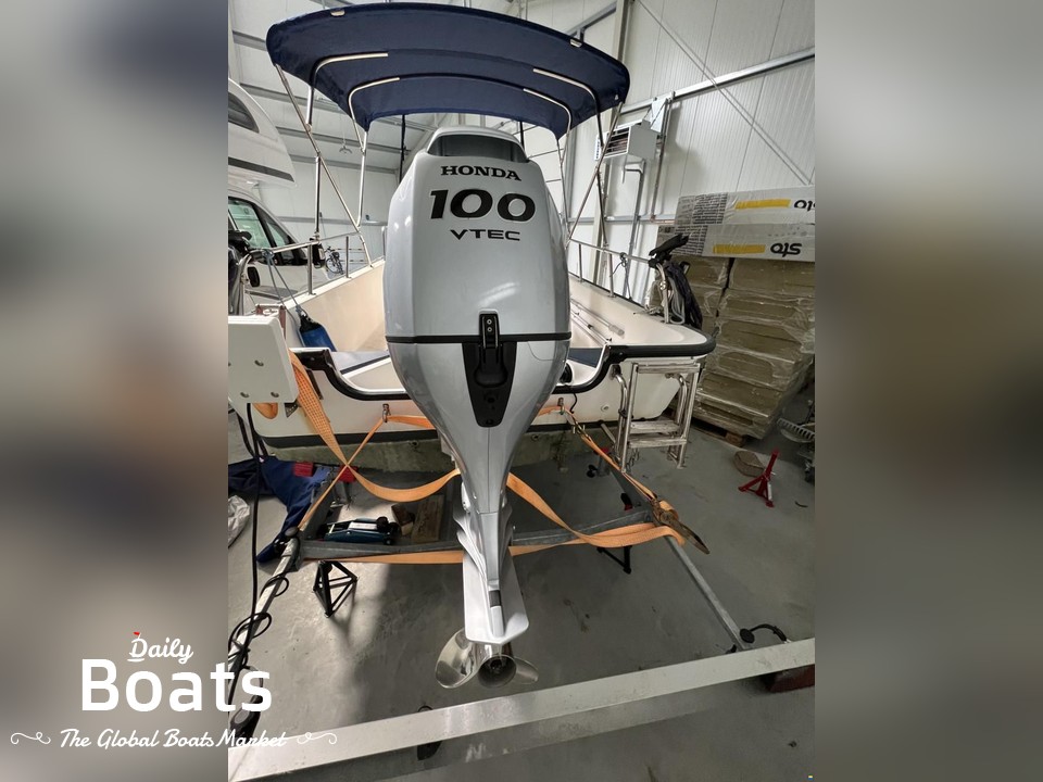 2004 Boston Whaler 170 Montauk for sale. View price, photos and Buy