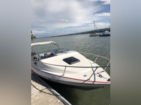 1990 Bayliner Capri 2052