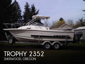 Trophy Boats 2352