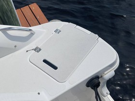 Købe 2018 Hurricane Boats Sundeck Sd 2200 Dc