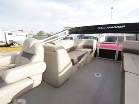 2018 Sun Tracker Party Barge 22Dlx