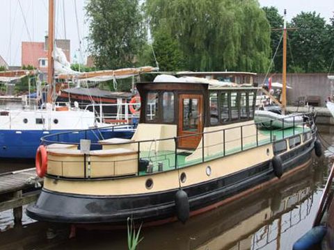 Family ship,living-recreation former Eel Cutter