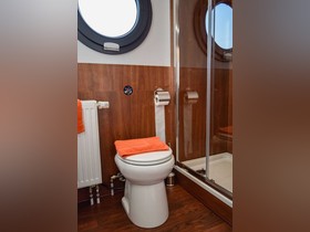 2018 La Mare Houseboat