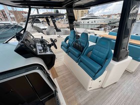 2022 Cayman Yachts 400 Wa